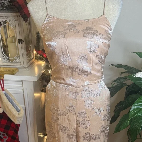 Urban Outfitters Light Pink Floral Jumpsuit - Picture 3 of 10